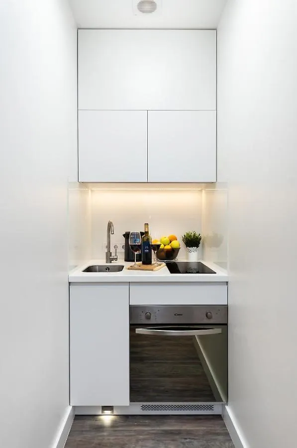 Victory-28 Luxury Apartment Center Kiev 0*,  Ukraine