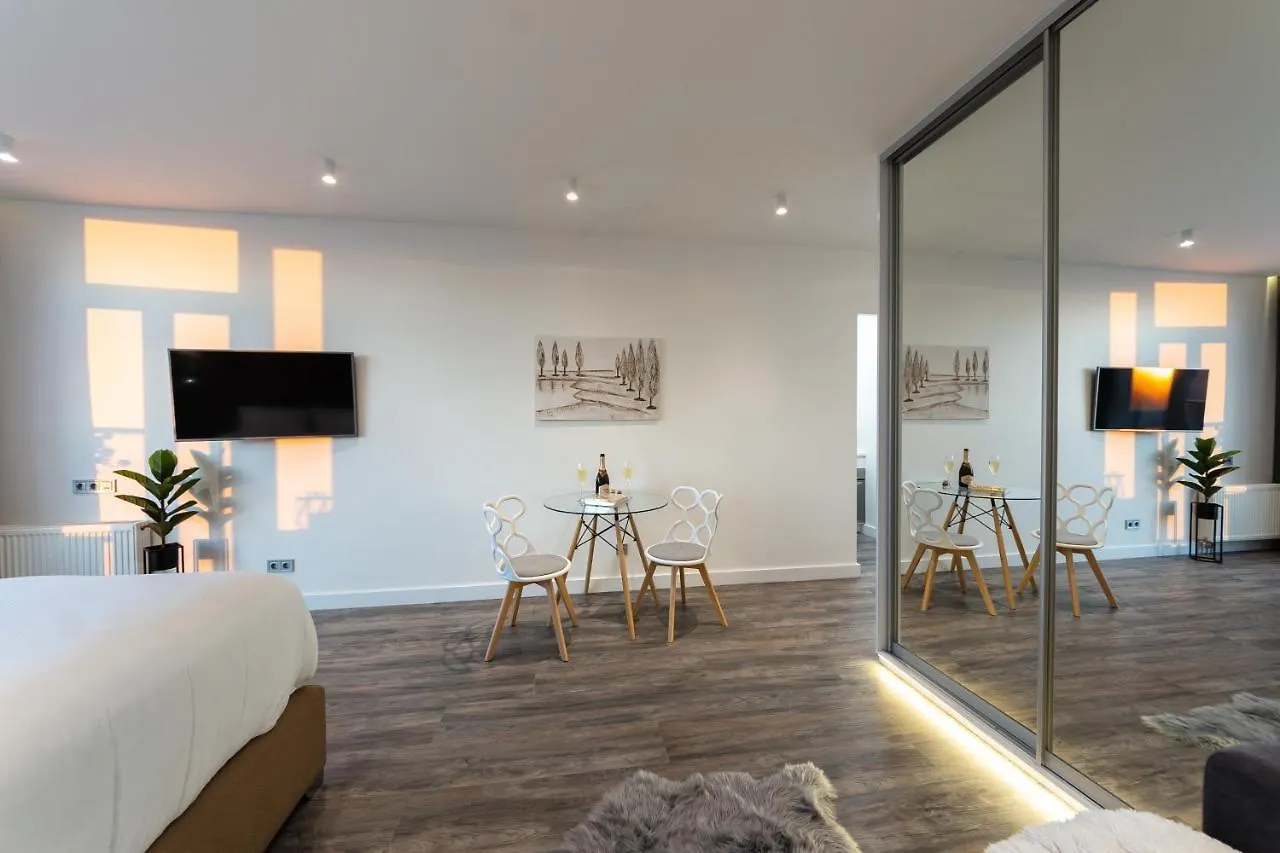 Victory-28 Luxury Apartment Center Kiev 0*,  Ucrânia